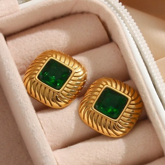 Boutique Jewelry - Green Zircon Vintage Textured Rhombus Gold Stud Earrings